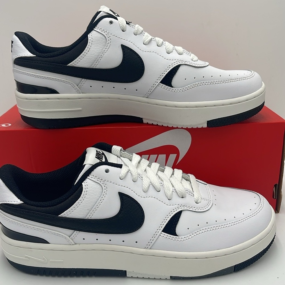 Nike WMNS Gamma Force
Platforms
White/Summit White/Iron
Grey/Black DX9176-100